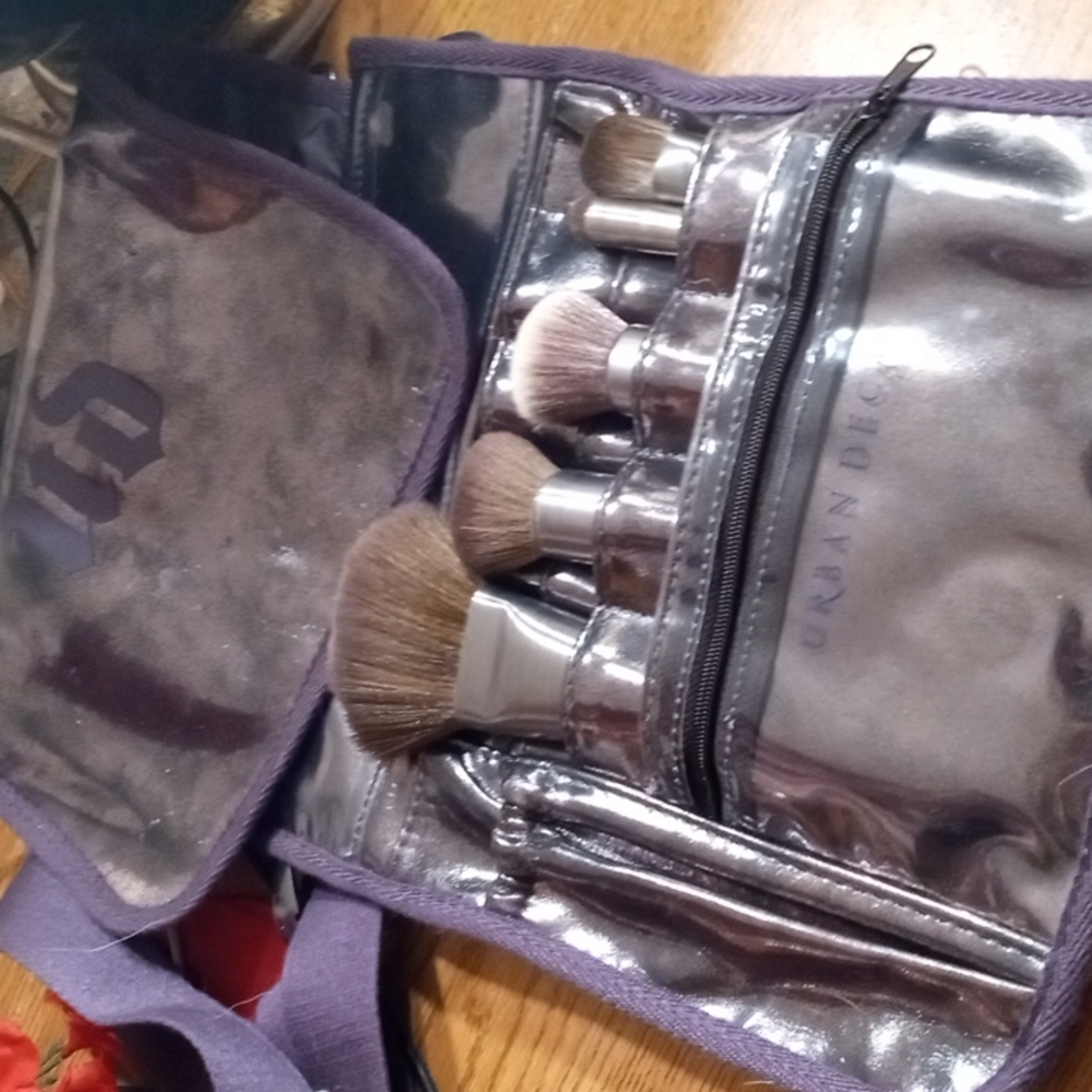 AMAZING VINTAGE URBAN DECAY MAKEUP BAG WITH MATCHING MAKEUP COLLECTION